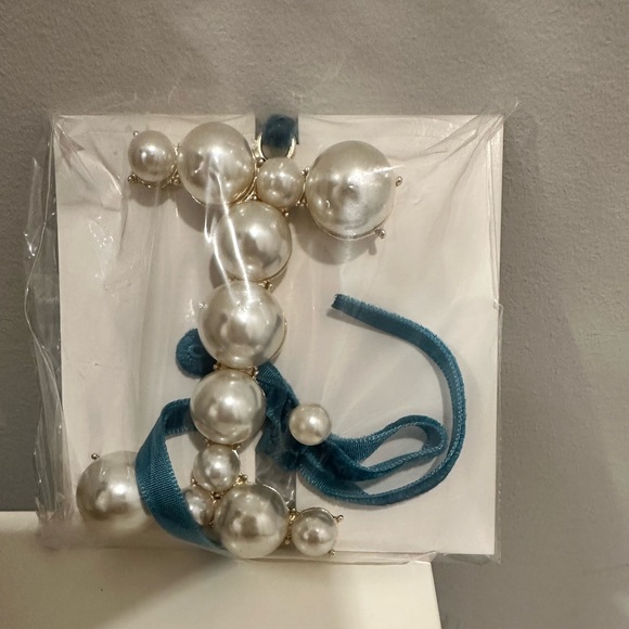 Anthropologie Pearl Monogram Ornament Letter I NWT - Picture 5 of 5